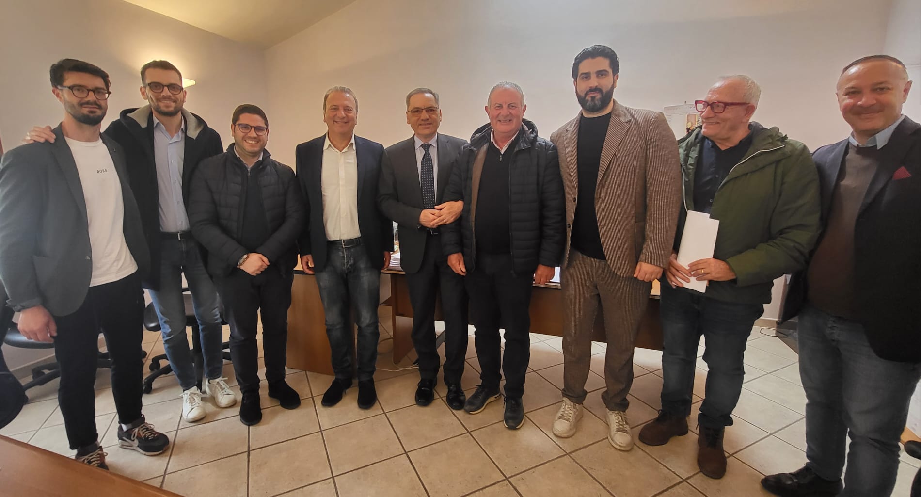 foto con tutti i 7 sindaci